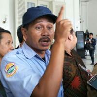 sopir-angkot-tanah-abang-sampaikan-somasi-untuk-anies-di-balai-kota