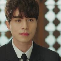 8-pesona-lee-dong-wook-yang-berhasil-bikin-bae-suzy-jatuh-cinta-hati-hati-kamu-juga