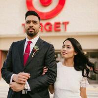 pasangan-ini-memilih-foto-pre-wedding-di-supermarket