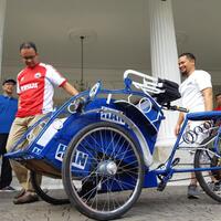 becak-listrik-hanafi-rais-bisa-dipacu-25-km-jam