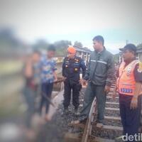 dua-pelajar-cirebon-nyaris-celakakan-seribuan-penumpang-kereta