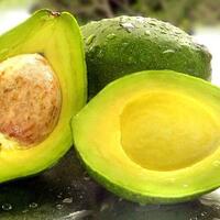 mulai-sekarang-hentikan-kebiasaan-makan-alpukat-dengan-susu-dan-gula