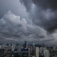 akhir-pekan-sebagian-wilayah-jakarta-diguyur-hujan