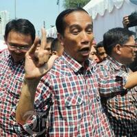 jokowi-bagikan-sertifikat-gratis-amien-rais-anggap-itu-pembohongan