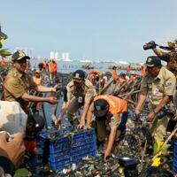 anies-targetkan-pembersihan-muara-angke-satu-minggu