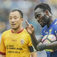 media-inggris-sebut-karier-michael-essien--menyedihkan--di-indonesia