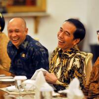 jokowi-tertawa-indonesia-disebut-bubar-di-2030