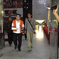 setnov-bawakan-sekotak-nasi-goreng-untuk-terduga-suap