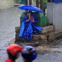 jakarta-berpotensi-hujan-di-minggu-siang