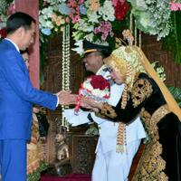 jokowi-kondangan-ke-pernikahan-mantan-ajudan