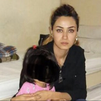 temui-suami-ibu-cantik-dari-afghanistan-ini-nekat-terobos-ke-ri