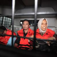 kpk-menahan-lima-anggota-dprd-malang