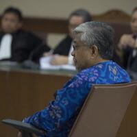 eks-gubernur-sultra-divonis-12-tahun-bui