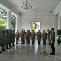 anies-utus-perempuan-satpol-pp-cek-alexis