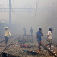 kebakaran-taman-kota-ganggu-perjalan-krl