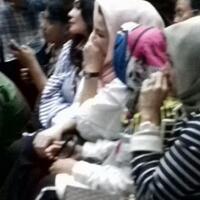 setya-novanto-dituntut-16-tahun-penjara-deisti-teteskan-air-mata