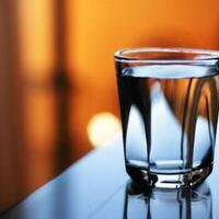 ternyata-segelas-air-dapat-mendeteksi-energi-negatif-di-dalam-rumah-begini-caranya