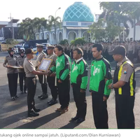 lumpuhkan-jambret-3-tukang-ojek-online-dapat-penghargaan-dari-polisi