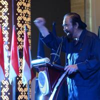 surya-paloh-sarankan-fadli-zon-tinggal-di-rusia