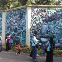 hari-terakhir-libur-panjang-pengunjung-kebun-binatang-ragunan-melonjak