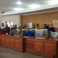 pedagang-seluler-desak-pembatasan-registrasi-kartu-sim-dihapus