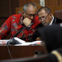 perawat-memergoki-novanto-kencing-berdiri