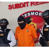 dirilis-polisi-eza--koboi--tol-berbaju-tahanan