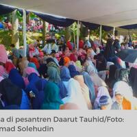 tgb-berbagi-ilmu-pemimpin-adil-ke-ribuan-jemaah-pesantren-aa-gym