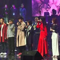 kim-jong-un-bertepuk-tangan-saat-menyaksikan-kpop