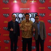 suzuki-dan-mitsubishi-bawa-pulang-piala-di-otomotif-award-2018