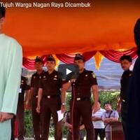 terpidana-kasus-judi-dihukum-cambuk-10-20-kali