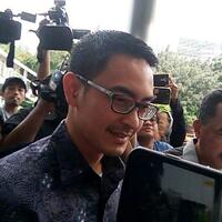 zumi-zola-siap-ditahan-kpk