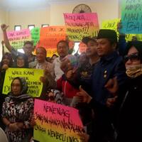 dprd-sulsel-diminta-cari-solusi-untuk-jemaah-abu-tours