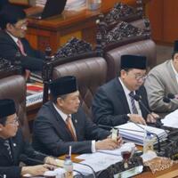 dipimpin-fadli-zon-dpr-minta-persetujuan-ruu-sda