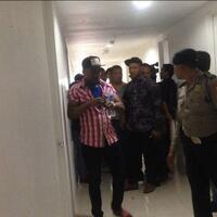 polisi-dan-tni-kawal-razia-ktp-di-apartemen-puri-park-view