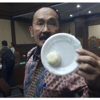 fredrich-ngadu-ke-hakim-cuma-dikasih-sesendok-burjo-di-rutan-kpk