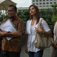 minta-kasus-century-diusut-tuntas-nadia-mulya-bicara-soal-boediono