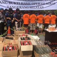 dua-pabrik-miras-palsu-di-tangerang-digerebek