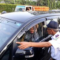 puluhan-mobil-pelat-ganjil-putar-balik-di-gt-tangerang-ii