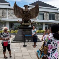 pos-lintas-batas-mulai-dilirik-negara-tetangga