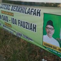 muncul-spanduk-pks--tegakkan-jateng-berkhilafah--hadi-santoso-kampanye-hitam