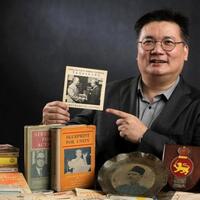 seorang-pria-asal-malaysia-sebut-dirinya-kolektor-memorabilia-politik