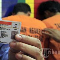 polres-pelabuhan-tanjung-priok-amankan-4-pelaku-pembuatan-sim-palsu