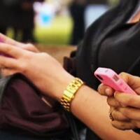 anaknya-tak-diurus-karena-kecanduan-media-sosial-seorang-wanita-dicekik-suaminya