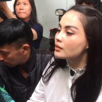 terus-mengelus-elus-perutnya-saat-sidang-jennifer-dunn-hamil