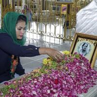 ziarah-ke-makam-kartini-di-rembang-puti-soekarno-beliau-inspirasi-bagi-perempuan