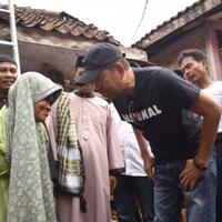 dedi-mulyadi-kerjabakti-bersama-warga-perbaiki-rumah-quotkartiniquot-asal-ciamis