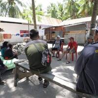 warga-serahkan-32-butir-telur-penyu-ke-resort-pasitallu