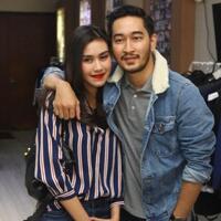 raffi-ahmad-jadi-motif-warga-kerubungi-resepsi-syahnaz-sadiqah-dan-jeje--govinda