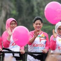 ibu-iriana-lepas-peserta-lomba-kartini-run-2018